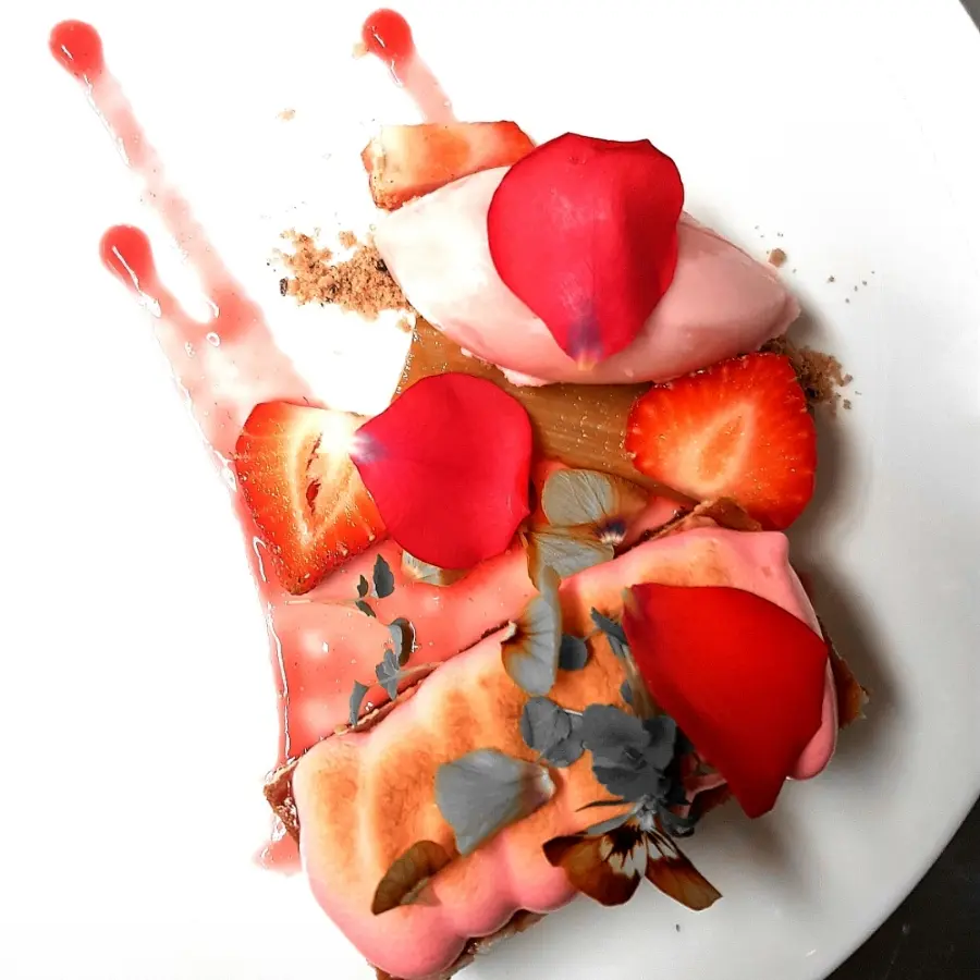 creation thumb for Baileys Cheesecake with Rhubarb & Strawberry
