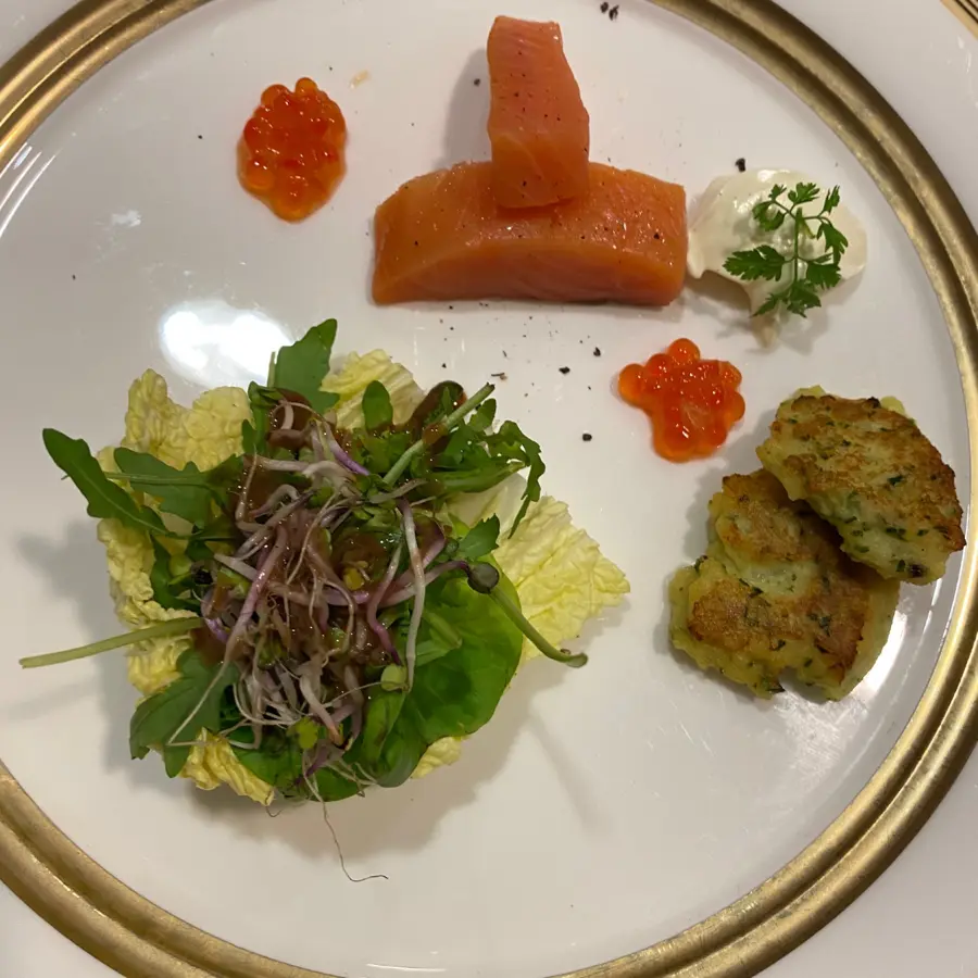 creation thumb for Balik Lachs mit Kartoffelplätzchen