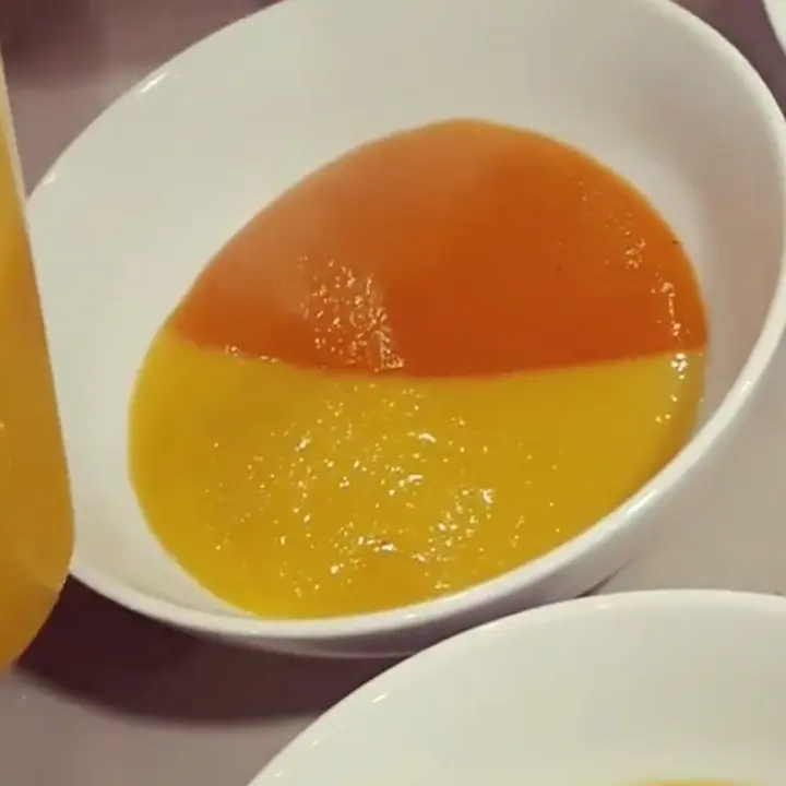 creation thumb for Roasted pepper & corn soup duo