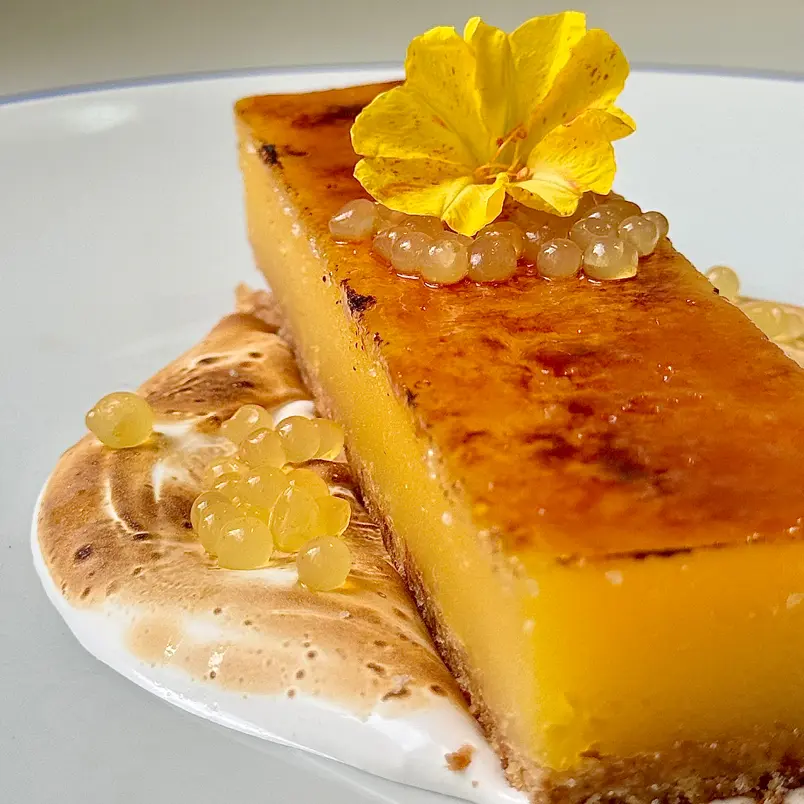 creation thumb for Lemon brûlée with passionfruit caviar and toasted meringue