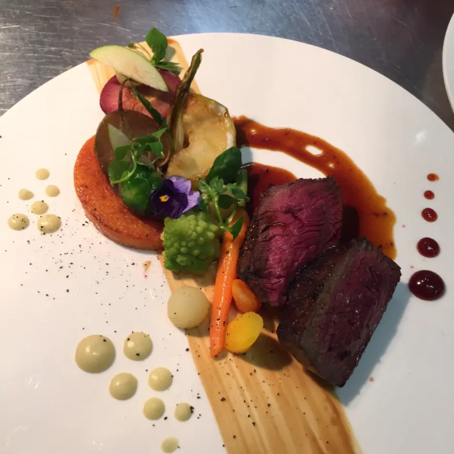 creation thumb for Filet de cerf,châtaignes,poires, légumes d’hiver sauce grand veneur.