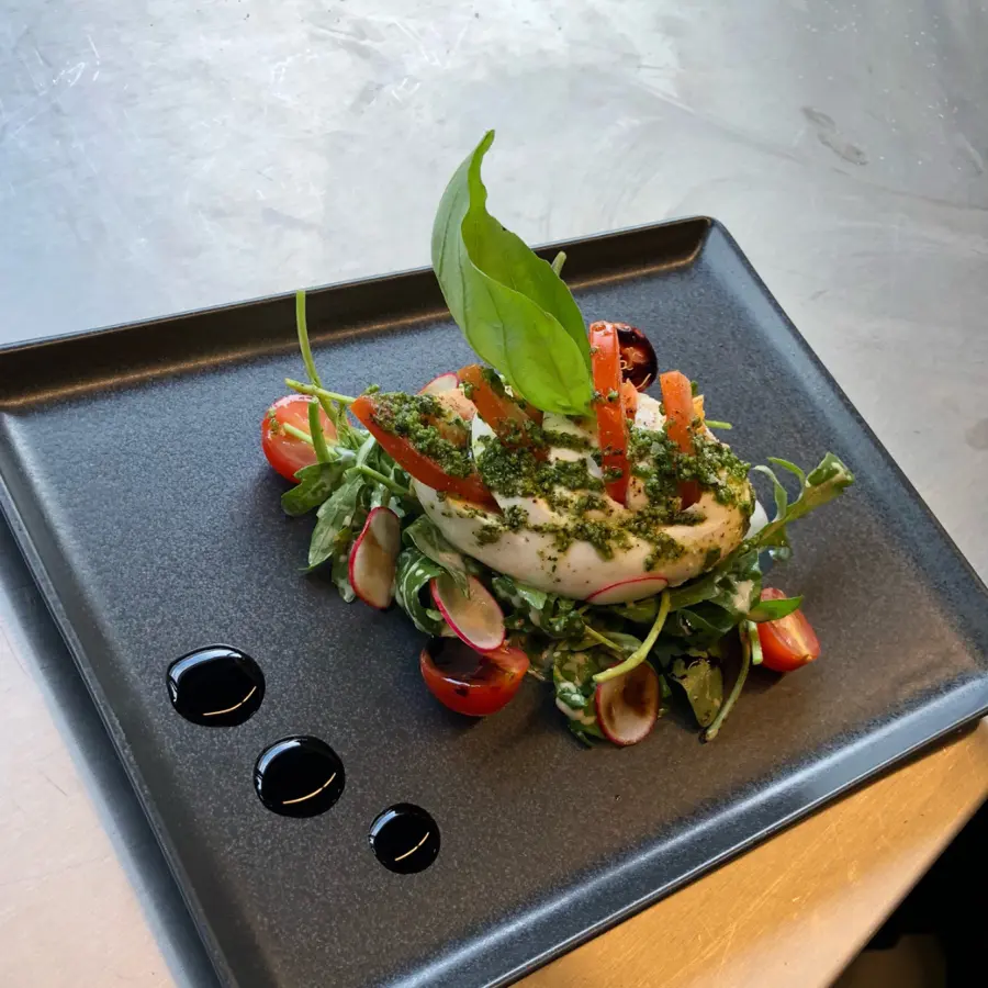 creation thumb for Büffelmozzarella mit Tomaten und Basilikumpesto