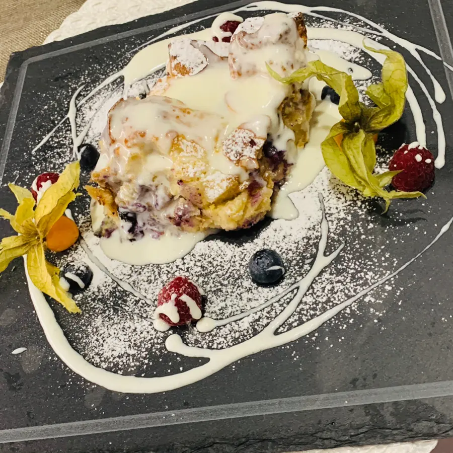 creation thumb for Überbackener Milchbrot mit Blaubeeren und Mascarponecreme