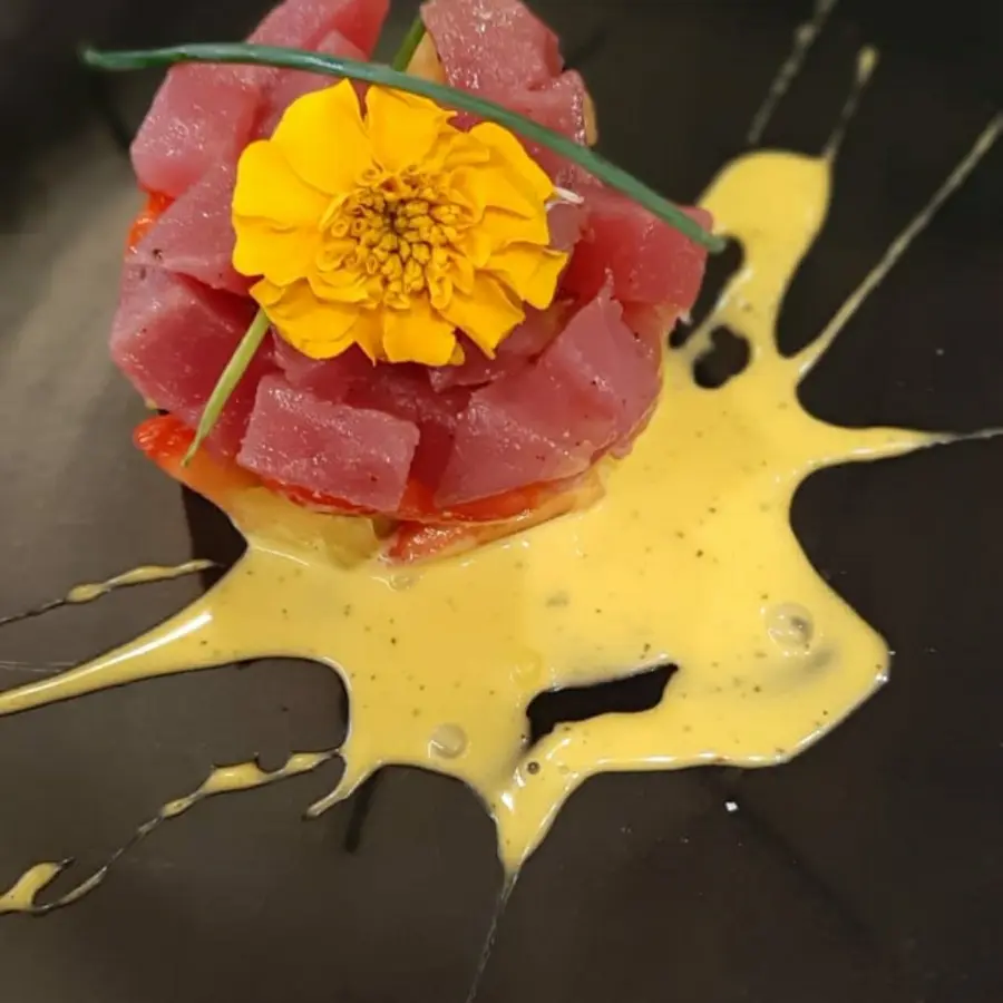 creation thumb for Tartare di tonno, base di fragole,salsa special...