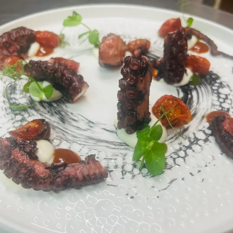 creation thumb for Polpo scottato,crema di provola affumicata, pomodoro confit