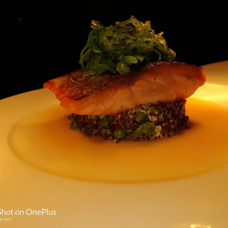 creation thumb for Seared salmon, quinoa and wakame salad with miso broth