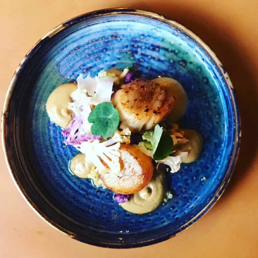 creation thumb for Scallop, curry, cauliflower