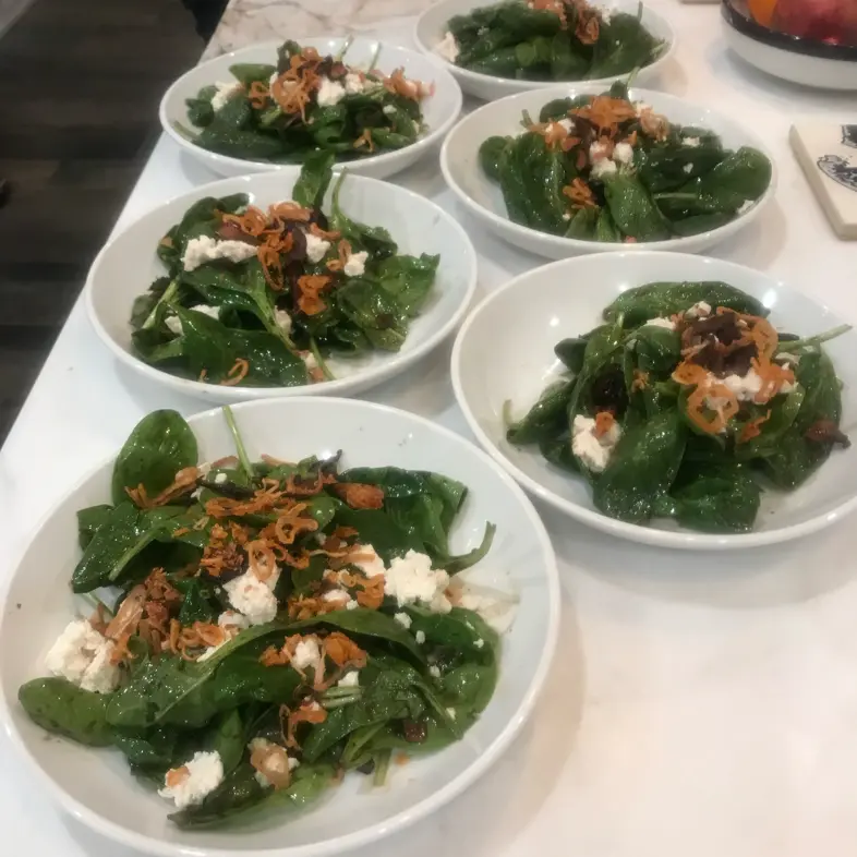 creation thumb for Insalata di spinaci, pancetta ai funghi, scalogno croccante, ricotta