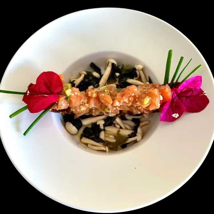 creation thumb for Salmon Tartare & Marinated Enoki