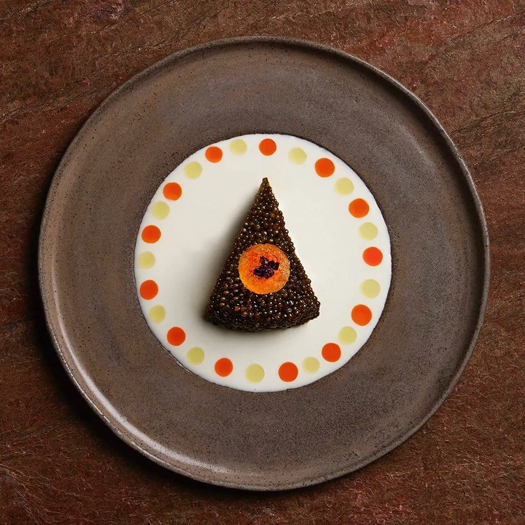 creation thumb for Caviar, yogur quemado, aceite de tomate ahumado y berenjena