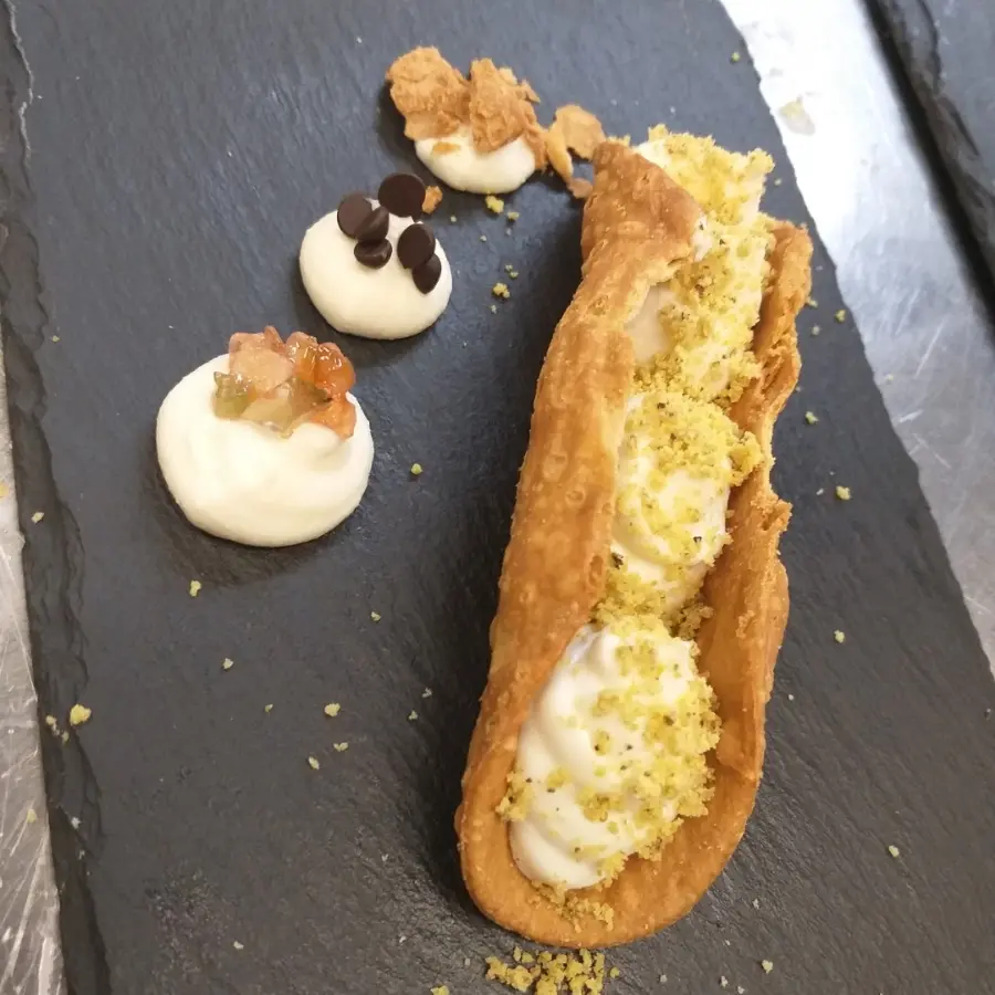 creation thumb for Cannolo scomposto
