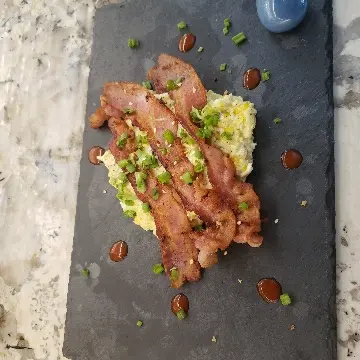 creation thumb for Fancy bacon and scrambled eggs