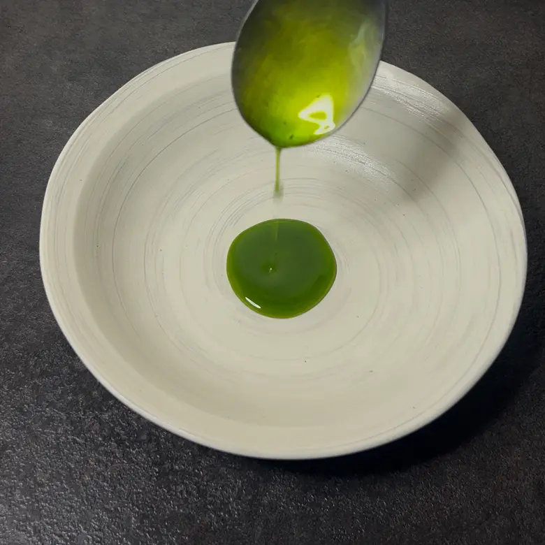 creation thumb for Aceite Verde de Albahaca