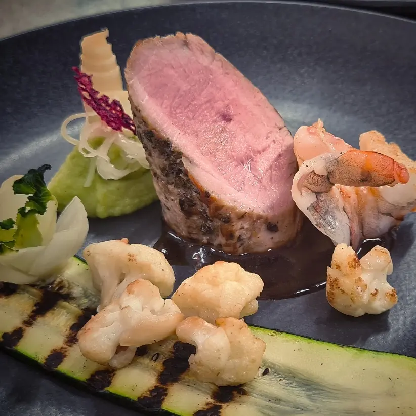 creation thumb for Straw pig, shrimp, cauliflower, zucchini