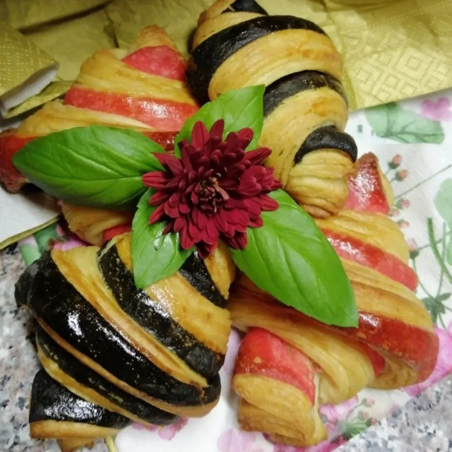 creation thumb for Tinged croissants