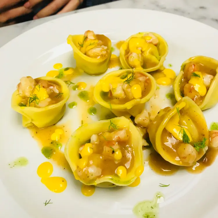creation thumb for Cappellacci gamberi e la sua bisque e salsa alla zafferano