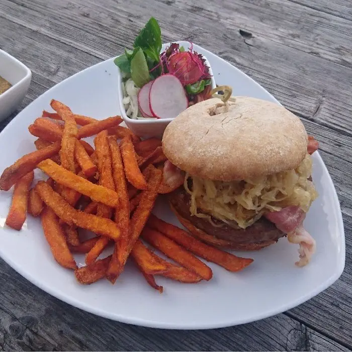 creation thumb for Burger mal anders mit Sauerkraut und Süßem Senf
