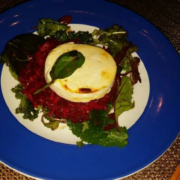 creation thumb for Marinierte Rote Beete mit Apfel und gebratener Hirtenkäse