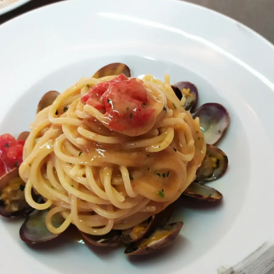 creation thumb for Spaghetti con vongole e pomodorino fresco di Sorrento