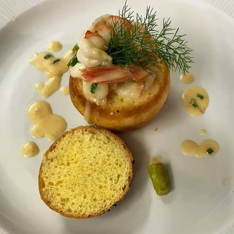 creation thumb for Brioche with prawns and asparagus