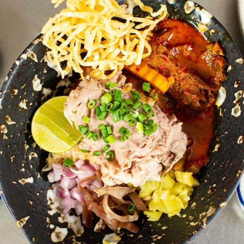 creation thumb for Rind Khao Soi (Rind-Curry-Nudeln)