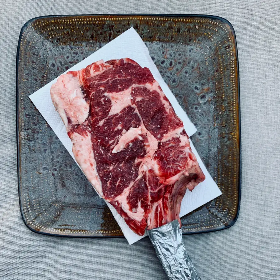 creation thumb for Smoked Tomahawk Steak