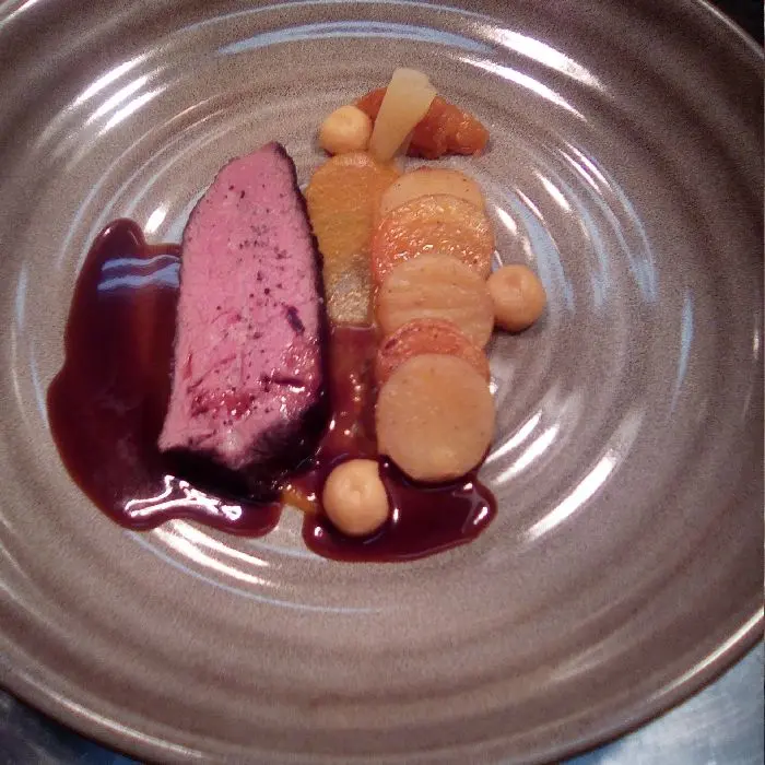 creation thumb for US-Schaufelstück sous vide, Aprikose, Steckrübe, Kaffe