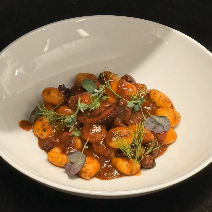 creation thumb for Kartoffeln-gnocchi mit octopus ragu 🐙