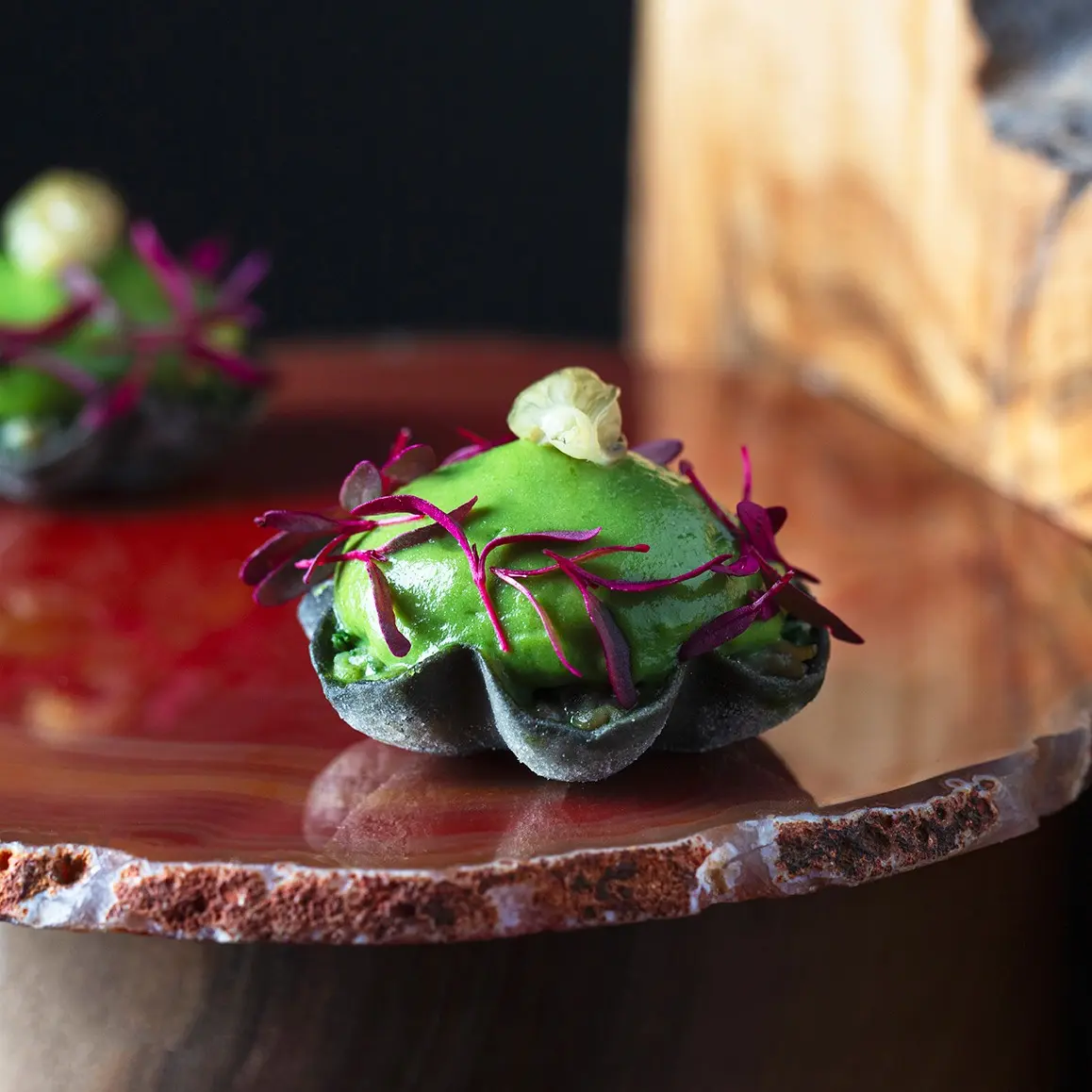 creation thumb for Escargot Gourmand aux Ail des Ours, Taro et Bergamote