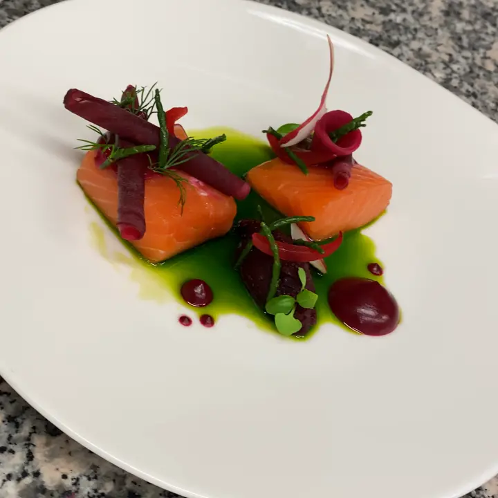creation thumb for Salmone marinato con variazione di barbabietola