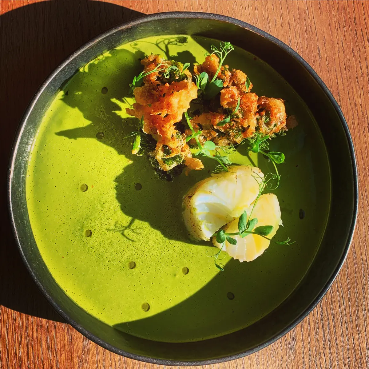 creation thumb for Bacalao confitado/ salsa kale braseada / kale en tempura caramelizado / tartar de mejillón ahumado