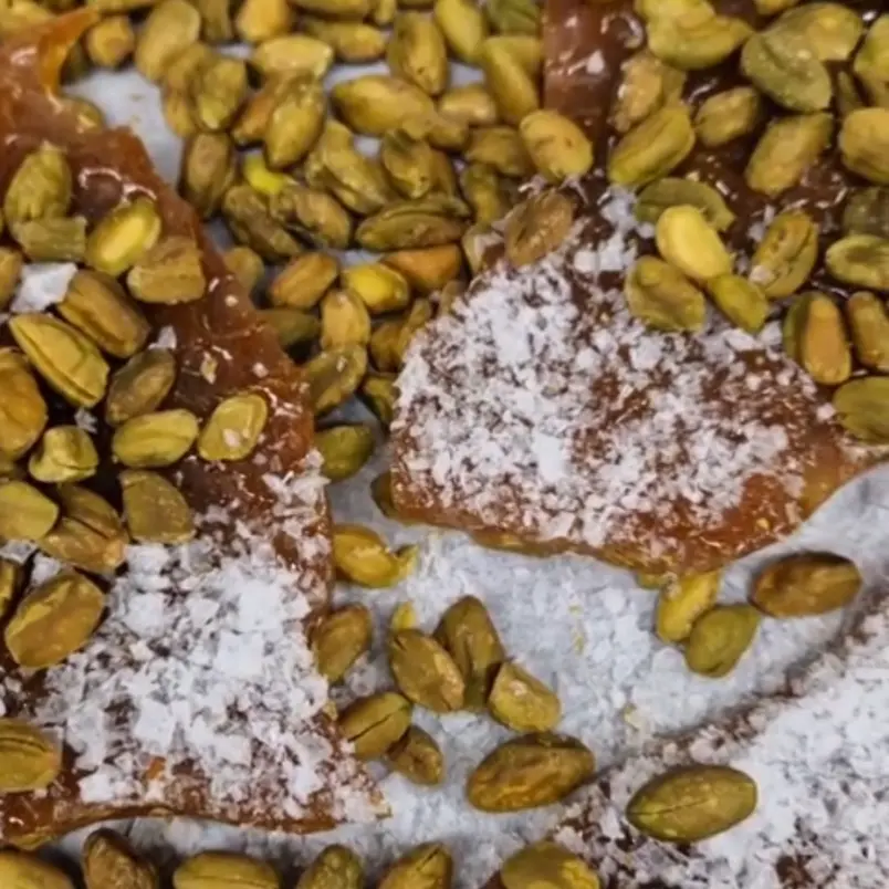 creation thumb for Pistachio praline