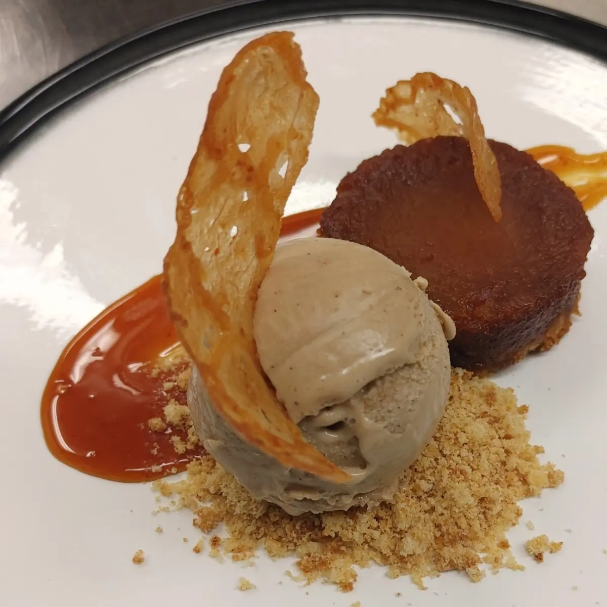 creation thumb for Tarte tatin/Chai crème glacée/Miso salted caramel