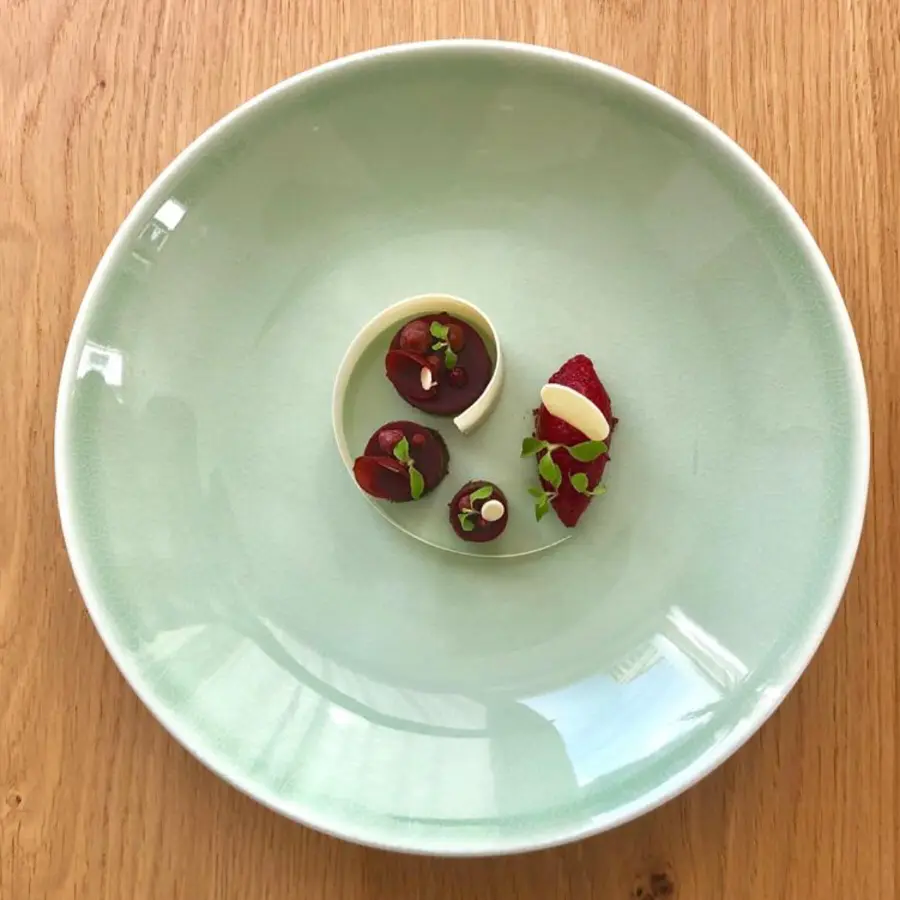 creation thumb for gebackenes schokomousse, rote beete und gorgonzola