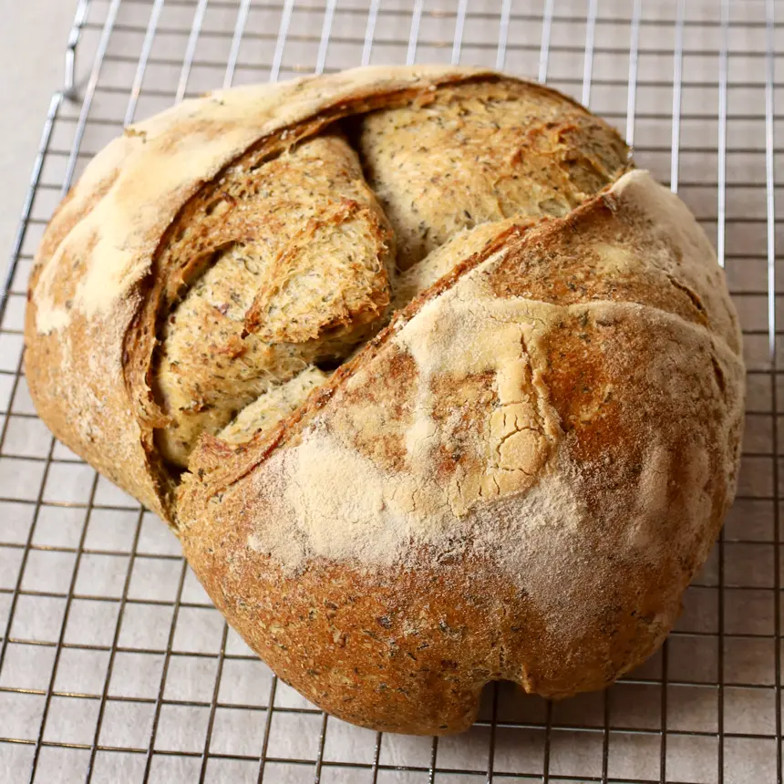 creation thumb for Carrot leaf and flaxseed bread