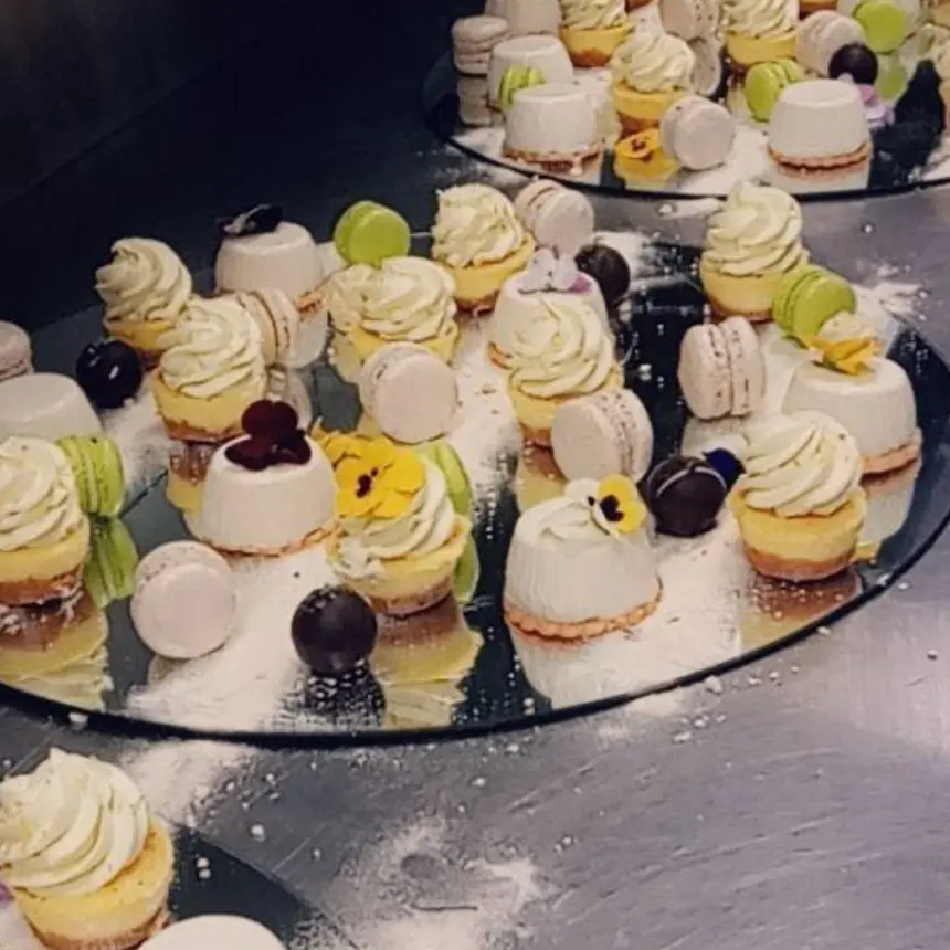 creation thumb for Pannacota cheesecake and macaroons