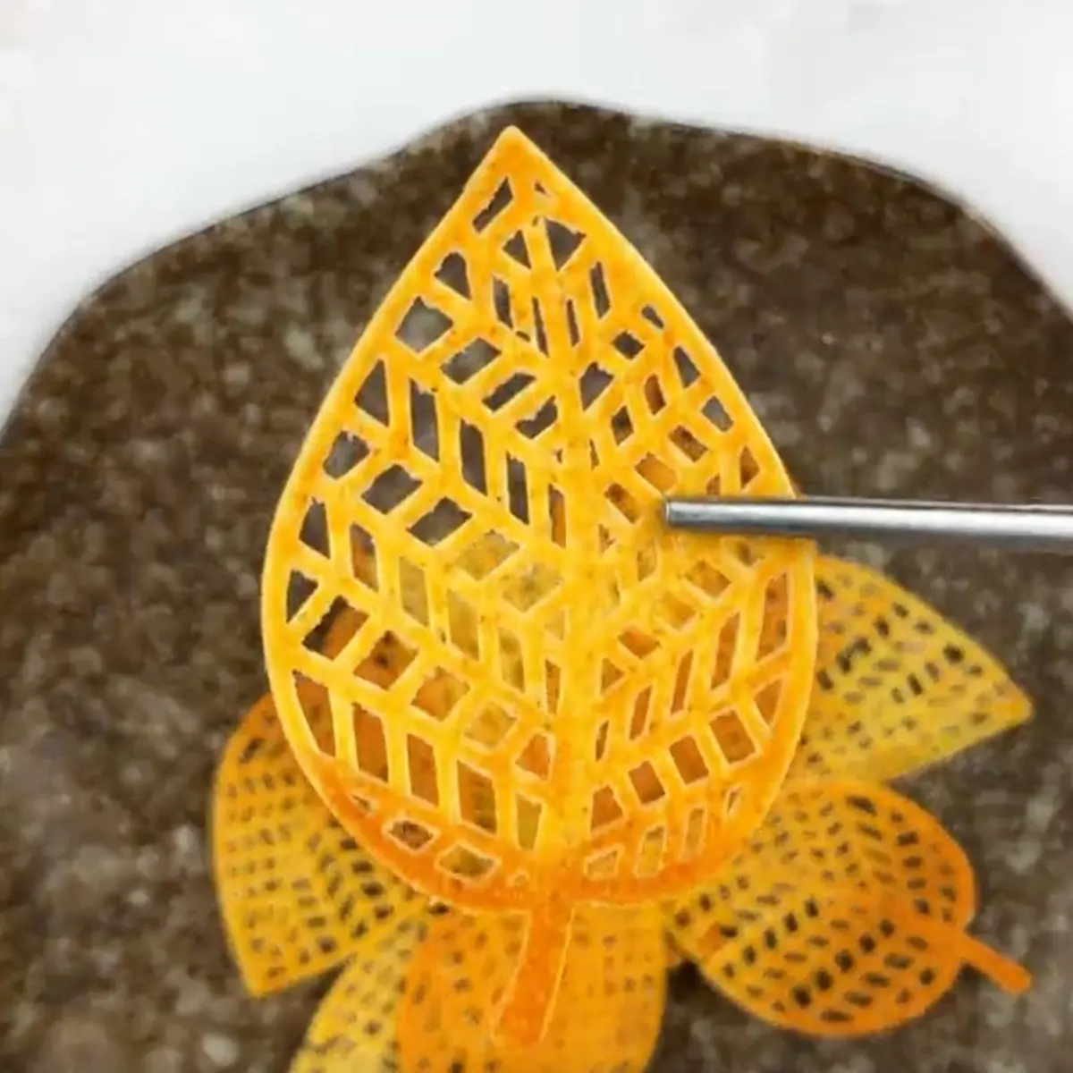 creation thumb for Crispy corn leaves in two colors