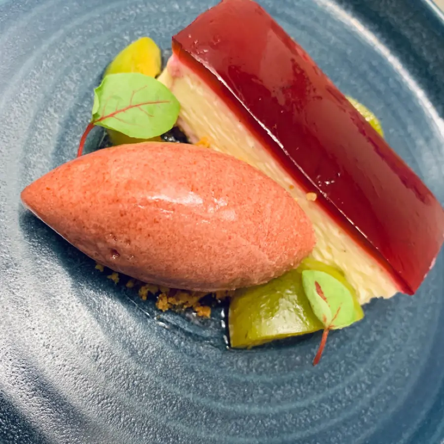 creation thumb for Baked Elderberry cheesecake
