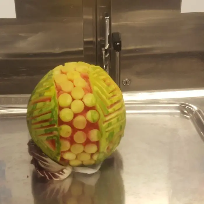 creation thumb for Buffet Melonen carving