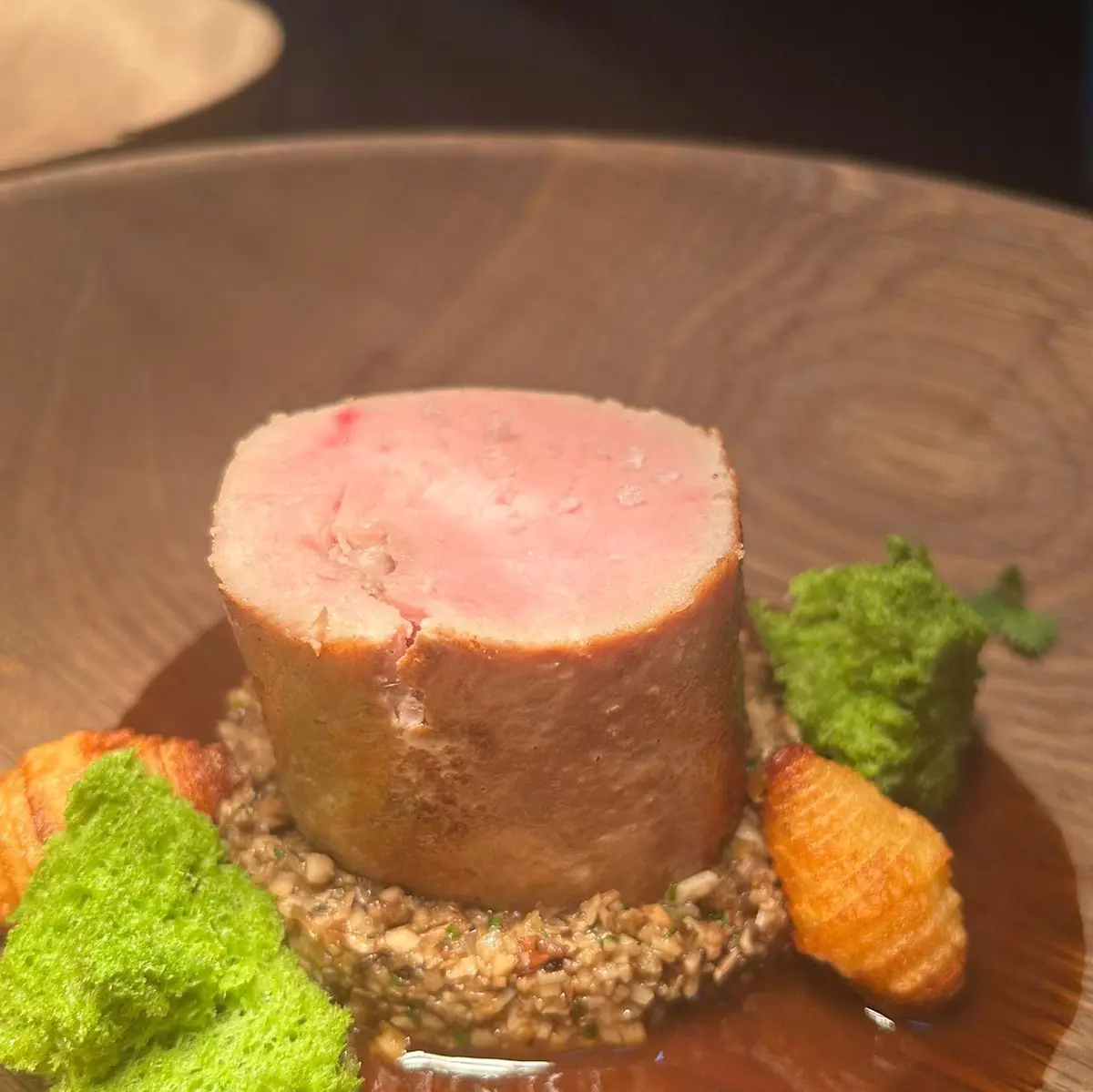 creation thumb for Medaillon vom Kalb Pilzragout und Moos-Sponge