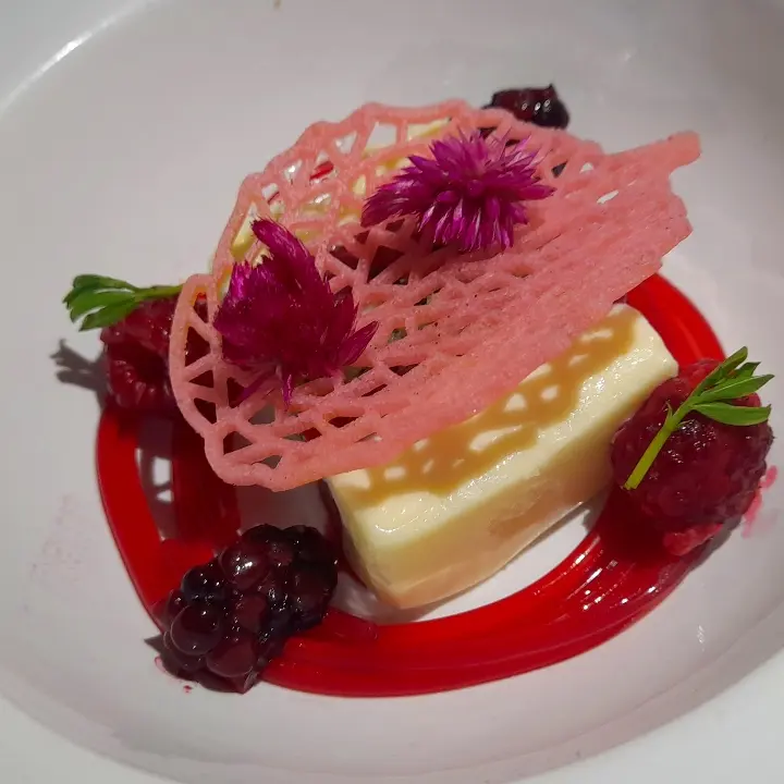 creation thumb for Fake red berry spaghetti with white truffle