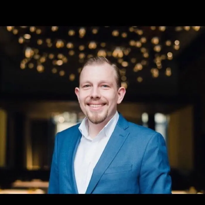 creation thumb for Sommelier und Restaurantleiter im Zwei-Sternerestaurant reinstoff