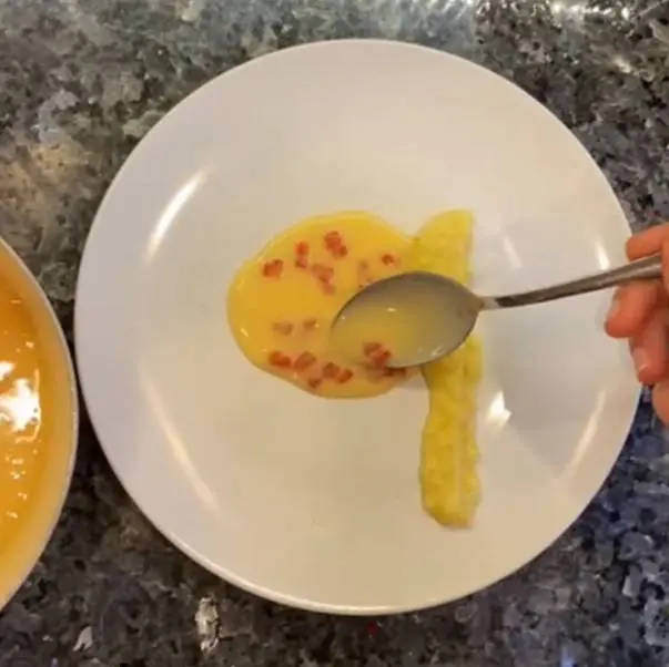 creation thumb for Scallion & red pepper beurre blanc