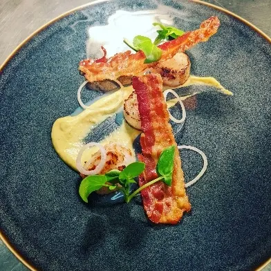 creation thumb for Scallops, parsnip puree and crispy pancetta
