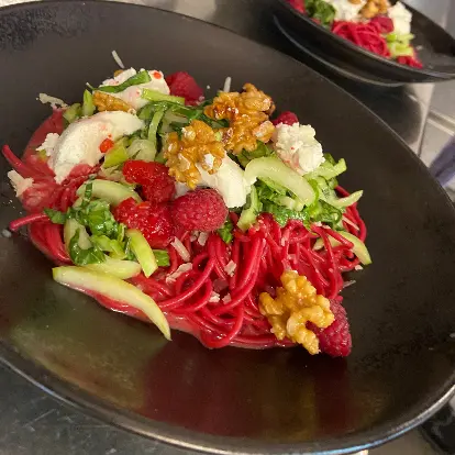 creation thumb for Spaghetti| Rote Beete| Pak Choi| Himbeere| Ziegenkäse