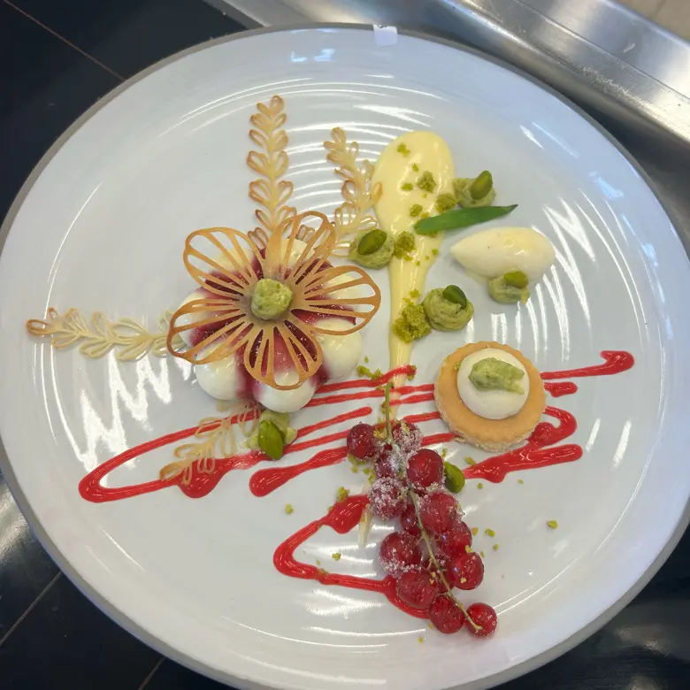 creation thumb for White chocolate tart| Lime cream| Pistachios| Red