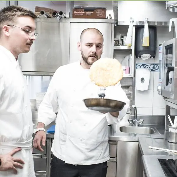 creation thumb for Achtung Chefs, Achtung Service - wir suchen!