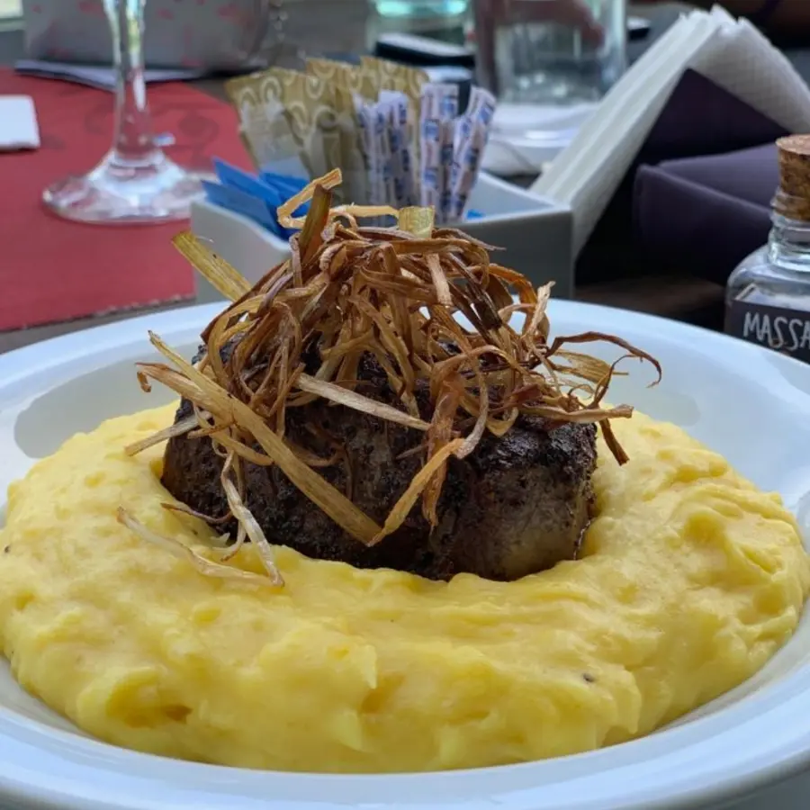 creation thumb for Mandioquinha puree, mignos steak and garlic