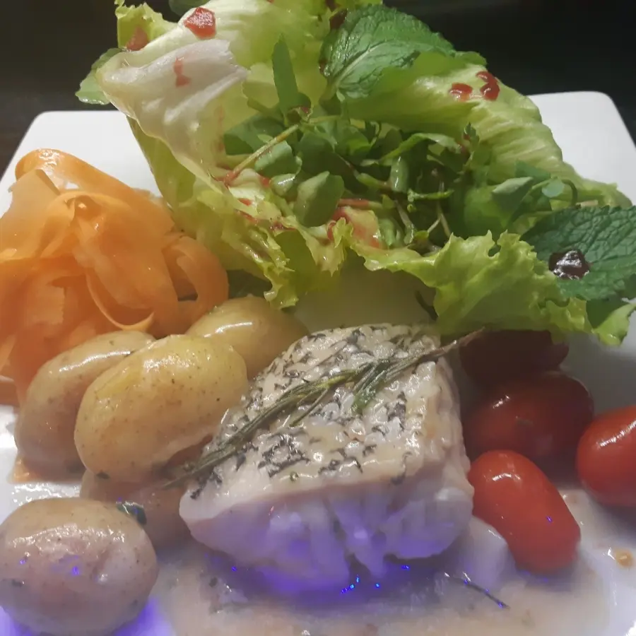 creation thumb for Fish 'n' salad with poato sauteed
