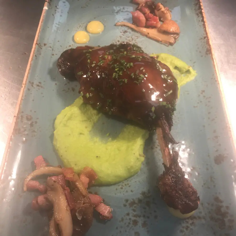 creation thumb for Comfort duck leg pancetta&wild mushrooms pea puree jus
